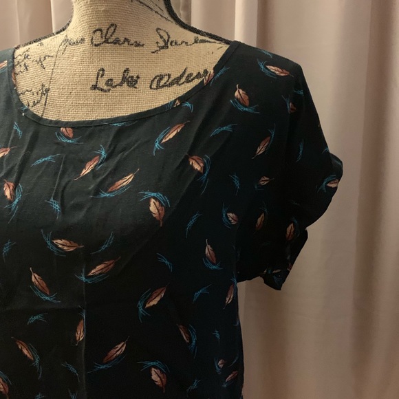Feather blouse in Size Small - Picture 2 of 3